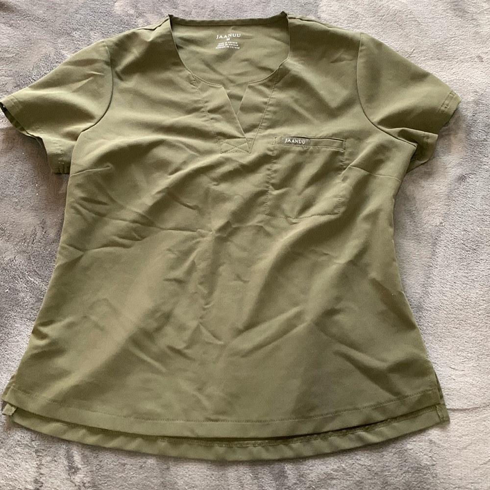 Jaanuu Scrub Top